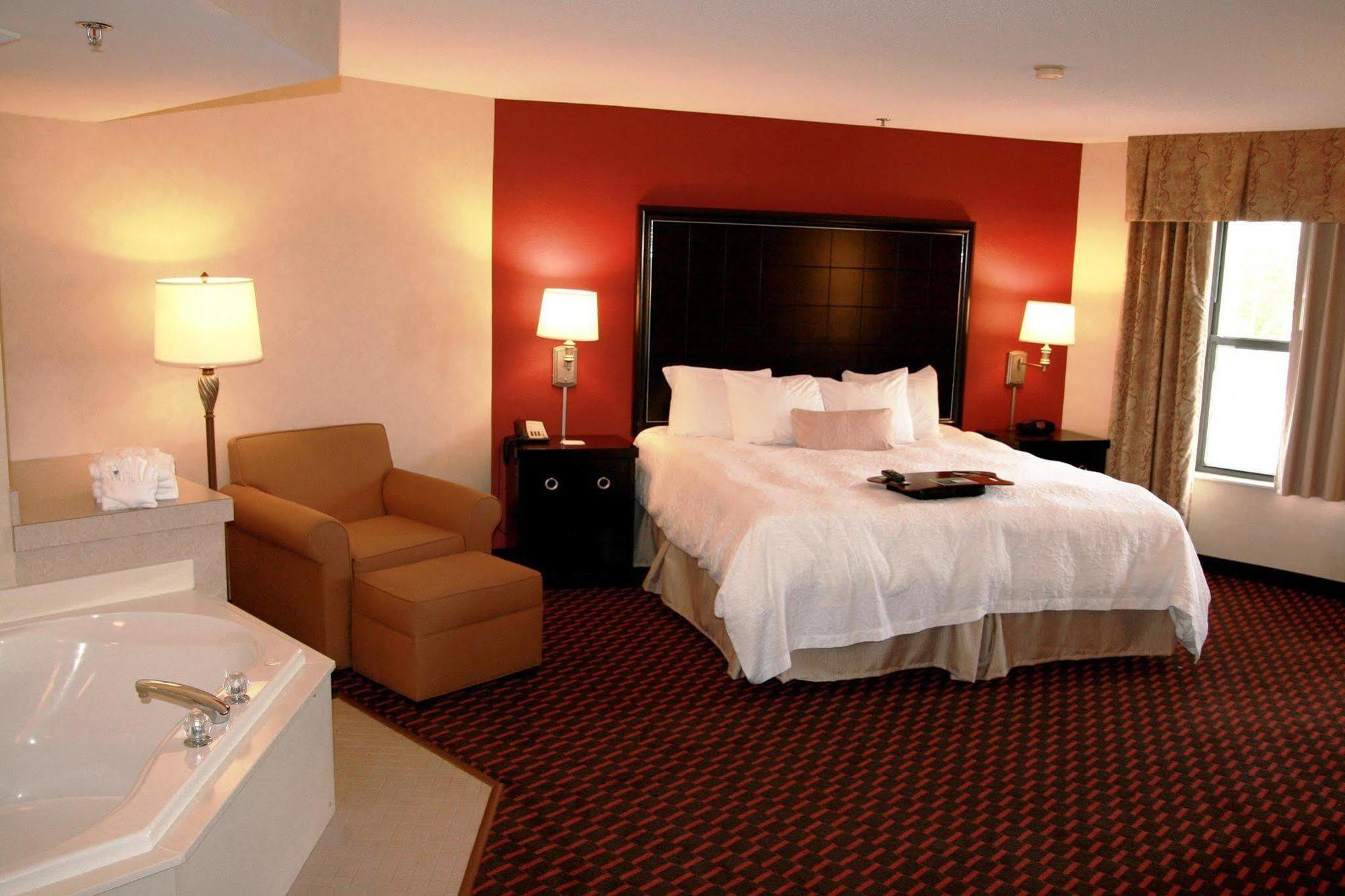 Hampton Inn Mount Pleasant Rom bilde