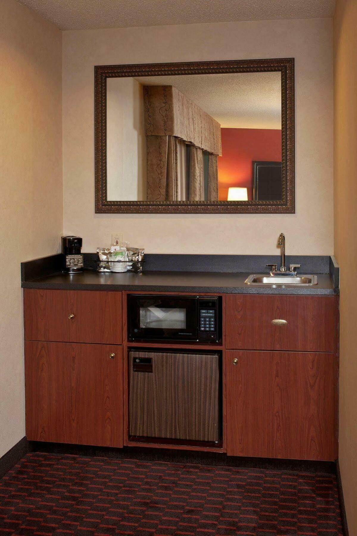 Hampton Inn Mount Pleasant Eksteriør bilde