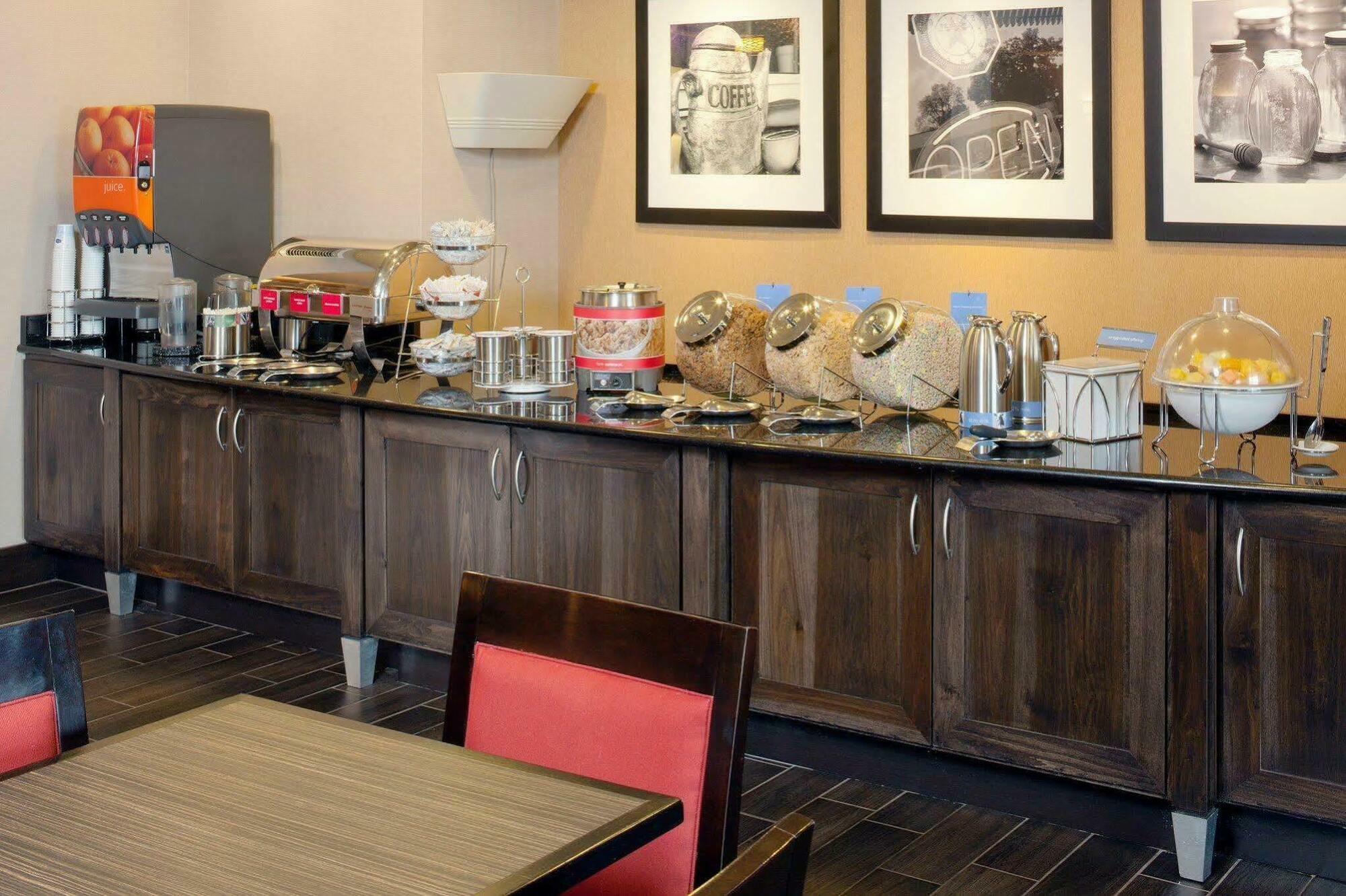 Hampton Inn Mount Pleasant Eksteriør bilde