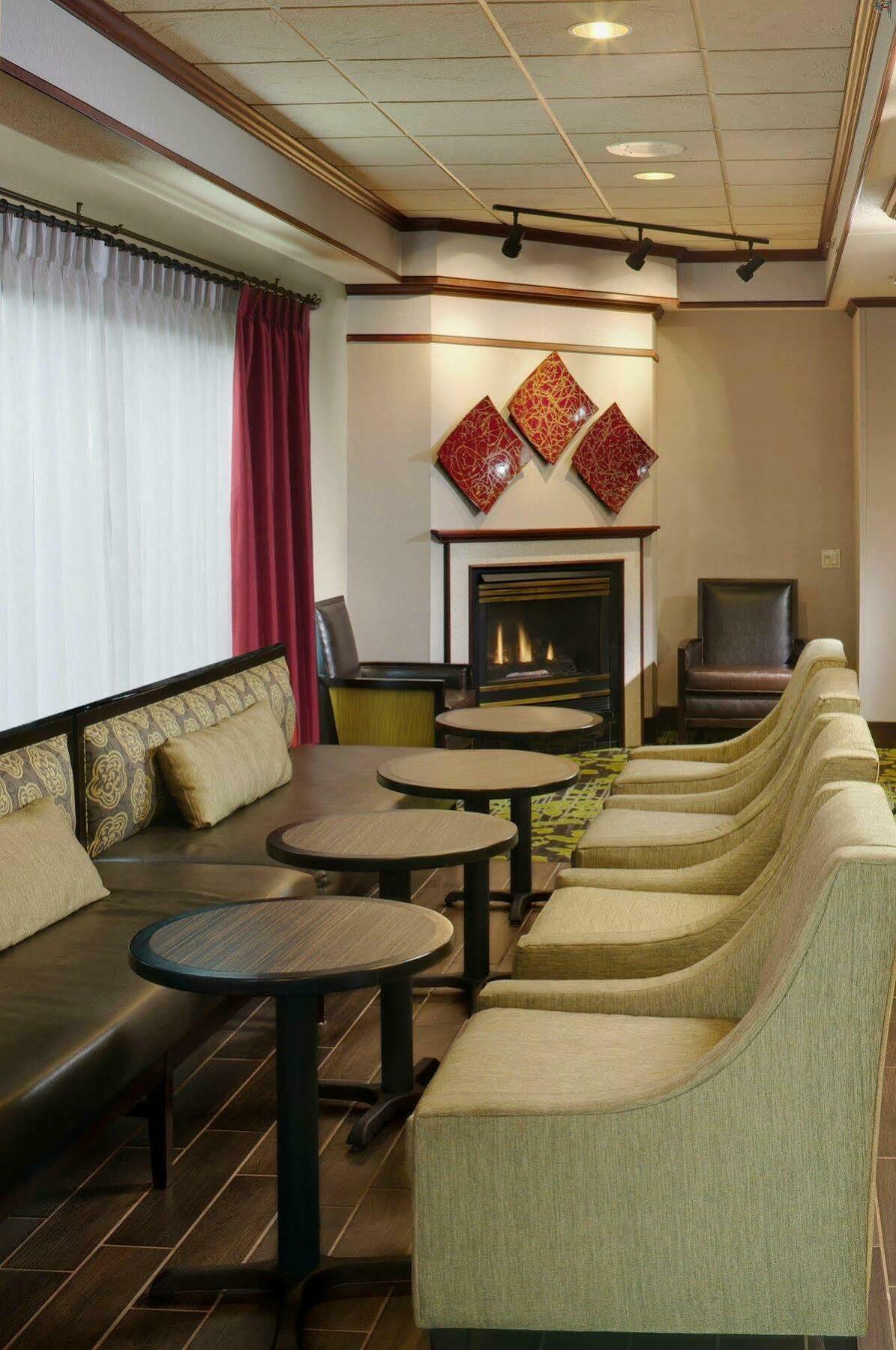 Hampton Inn Mount Pleasant Eksteriør bilde