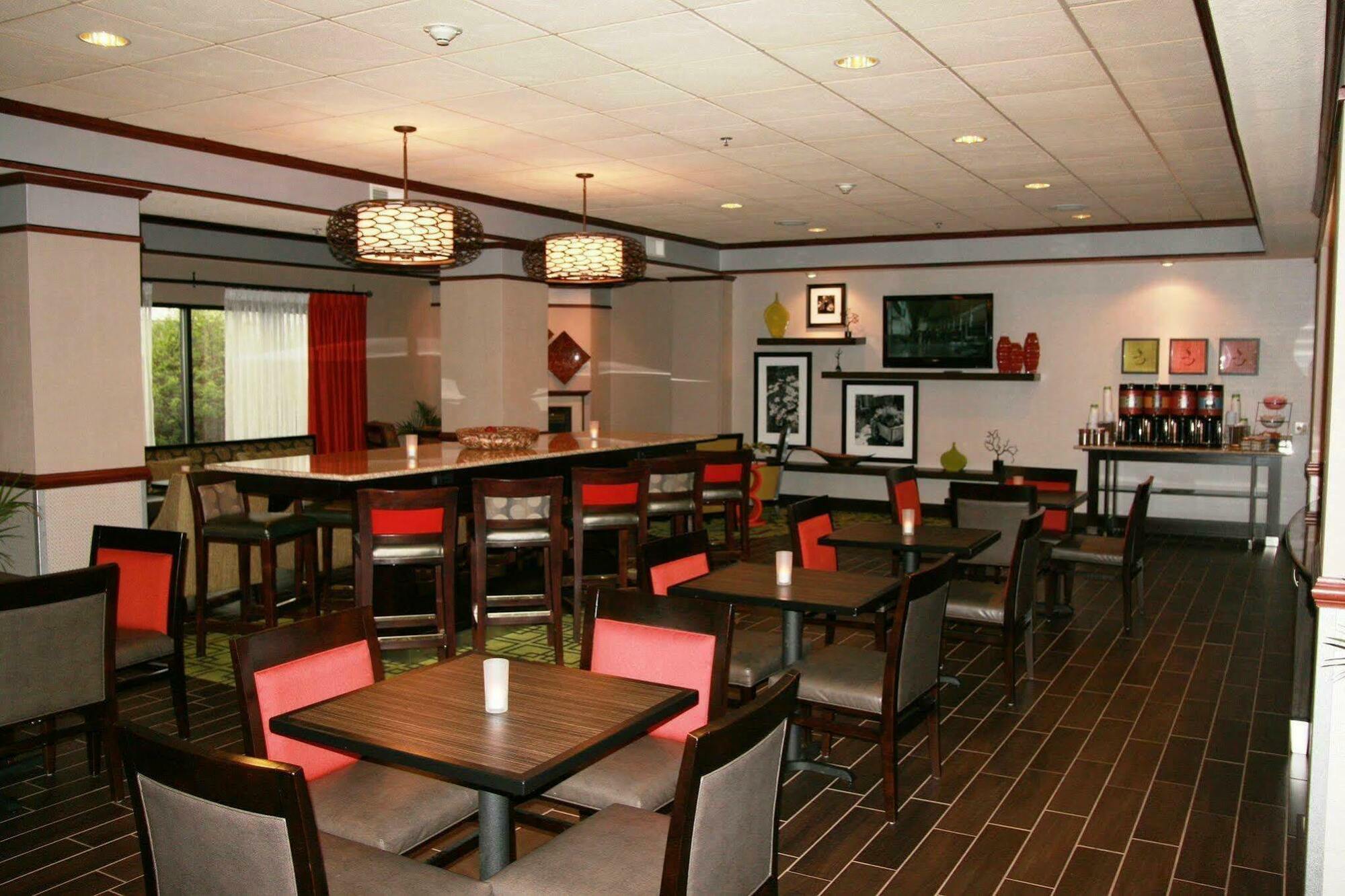 Hampton Inn Mount Pleasant Restaurant bilde